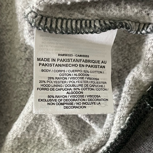 Women's Nike short sleeve hoodie - Picture 4 of 4